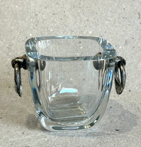 Glas sk�l med s�lvmontering