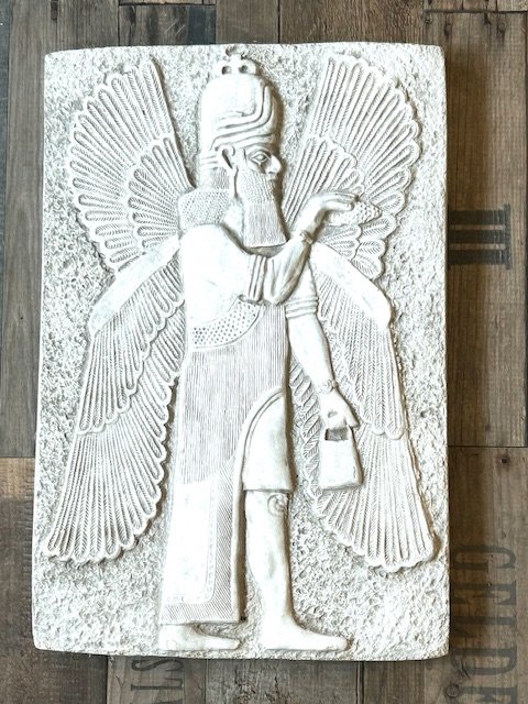 Gips relief, Syrisk gud