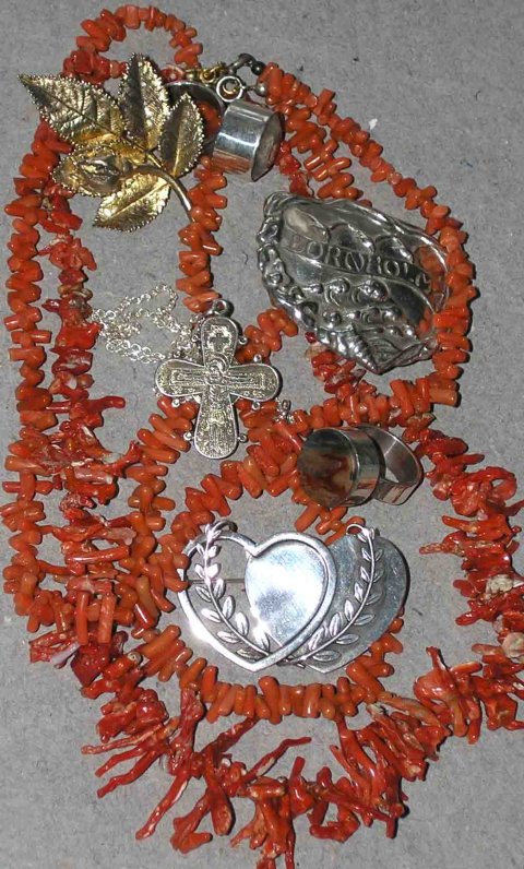 Vi mangler guld og s�lvsmykker